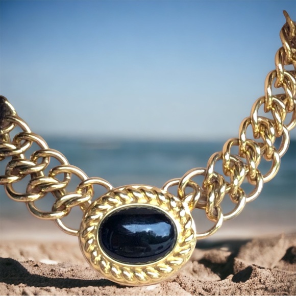 Vintage Heavy gold Monet Necklace 15β black enamel - Picture 5 of 6